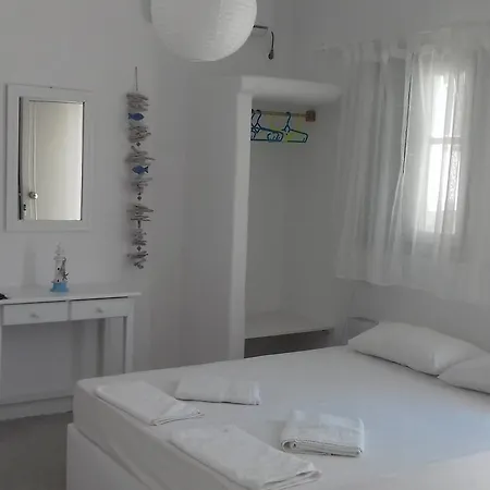Thea Serifos * Livadakia