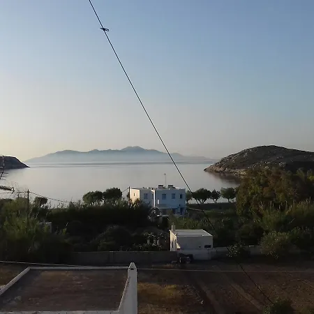 Thea Serifos Livadakia