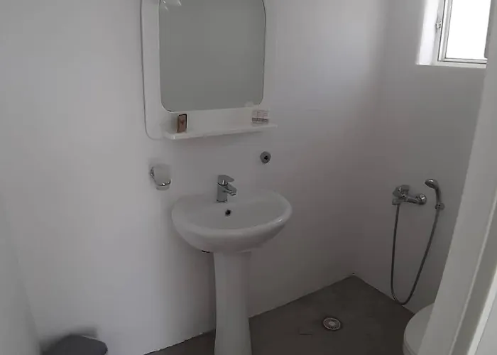 Thea Serifos בית הארחה