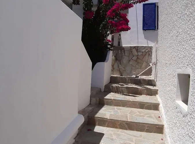 בית הארחה Thea Serifos 3*