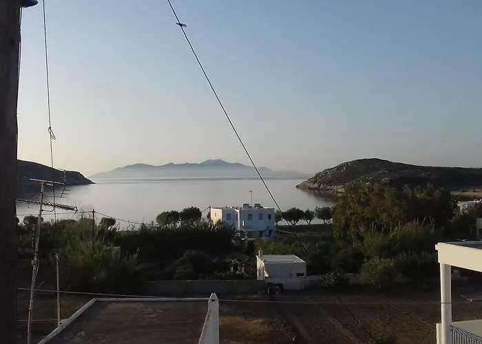 Thea Serifos Livadakia